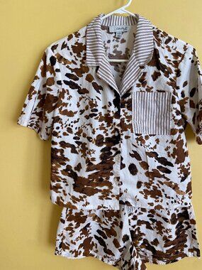 Como Sleep Cow Print Button Front Pajama top and short set Size small